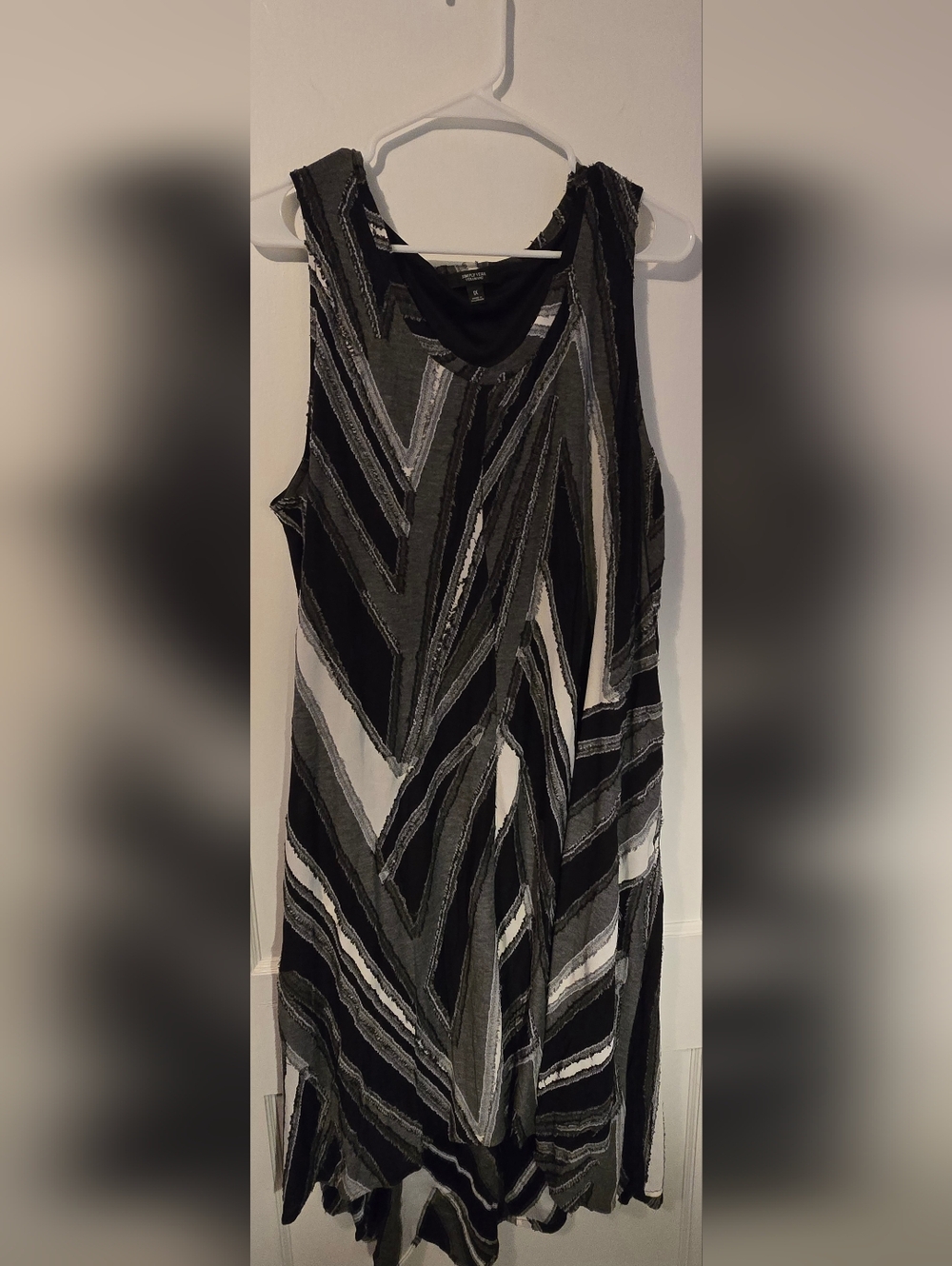 NWT Simply Vera By Vera Wang Black & Gray Asymmetrical Striped Dress